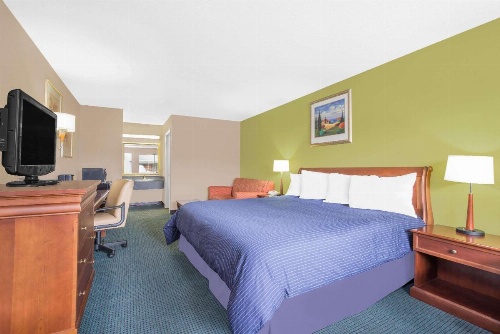 Hotel Express Anniston/Oxford image 11