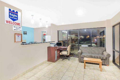 Hotel Express Anniston/Oxford image 2